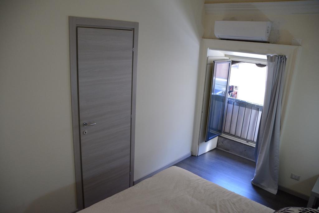 Catania Etnea Bed And Breakfast Δωμάτιο φωτογραφία