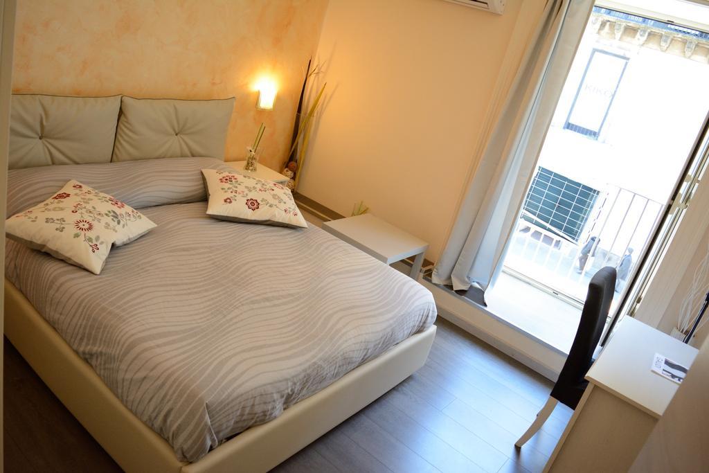 Catania Etnea Bed And Breakfast Δωμάτιο φωτογραφία
