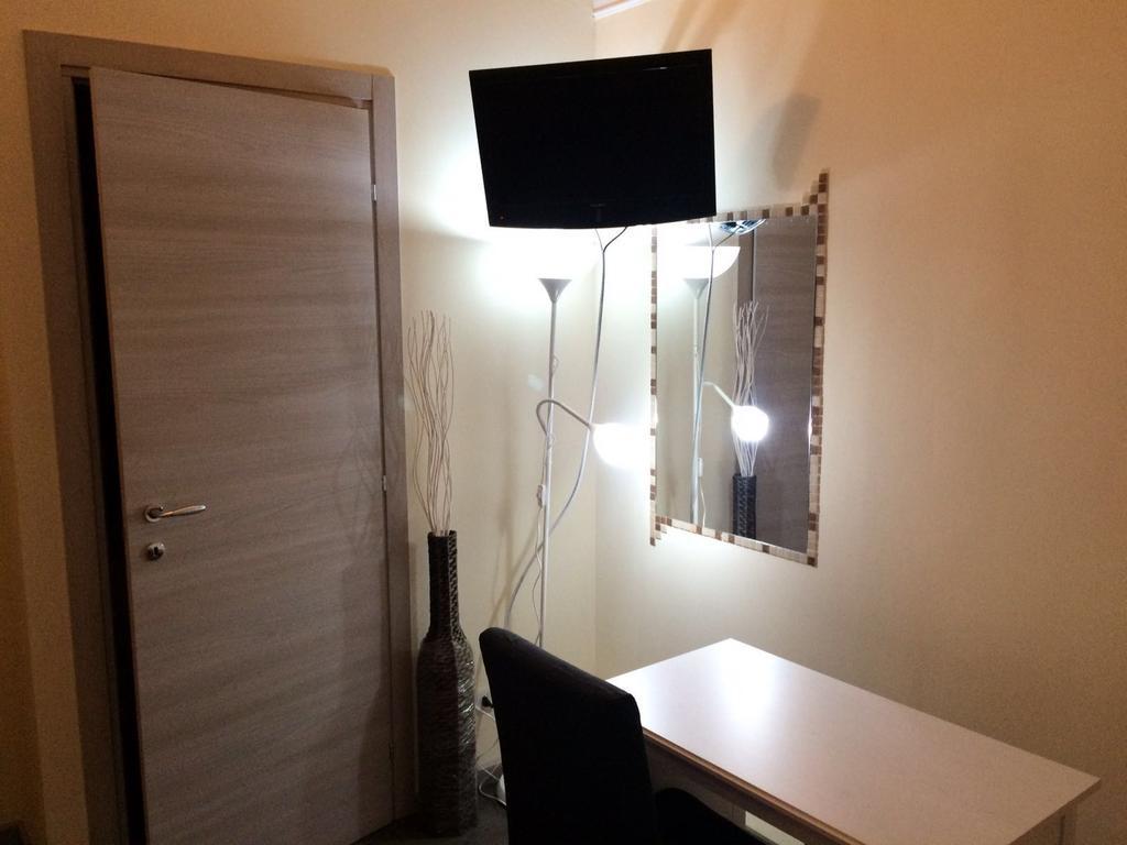 Catania Etnea Bed And Breakfast Δωμάτιο φωτογραφία